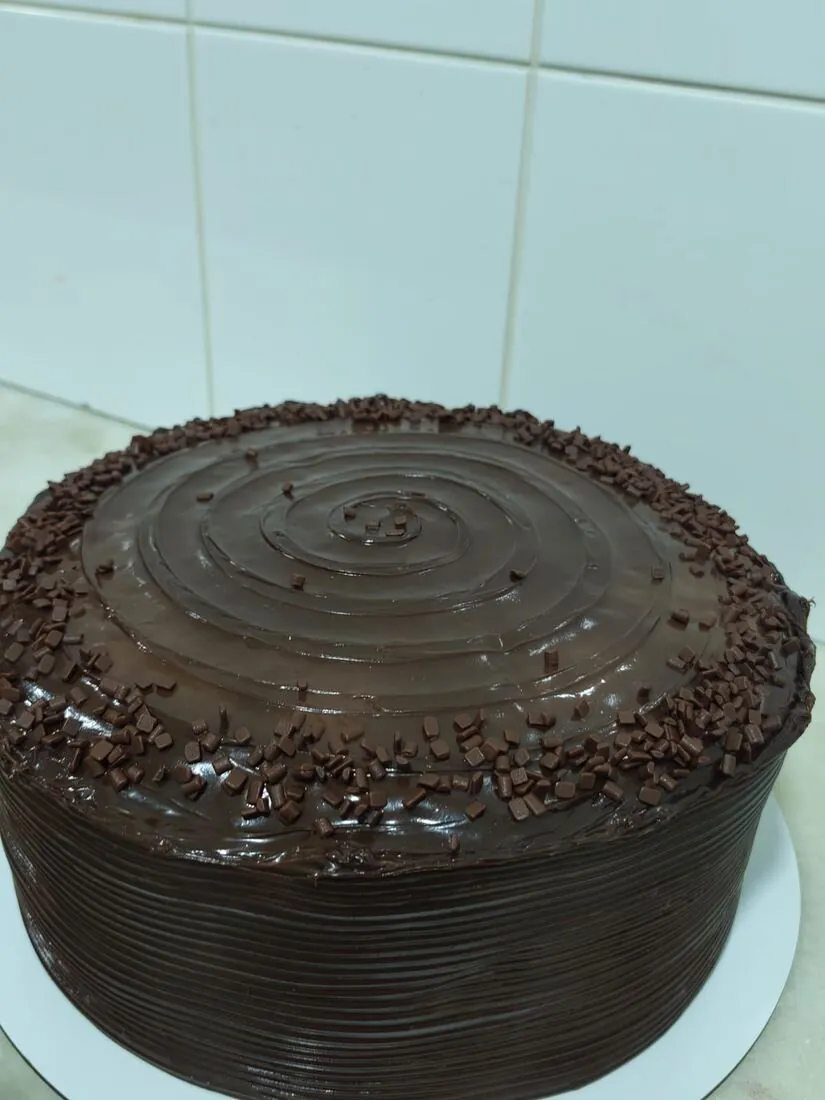 Bolo de chocolate com raspas